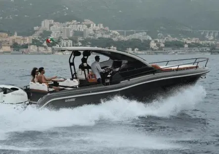 Suzuki Italia celebra 50 anni al Salone Nautico di Genova. Tutta la storia... in breve!
