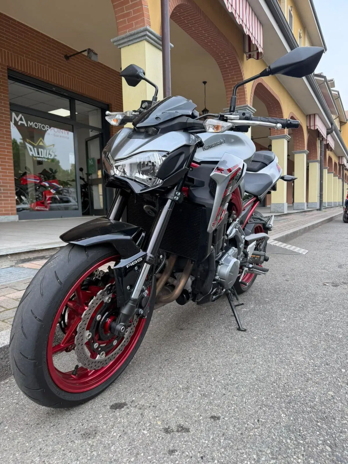 Kawasaki Z 900 (2019) (8)