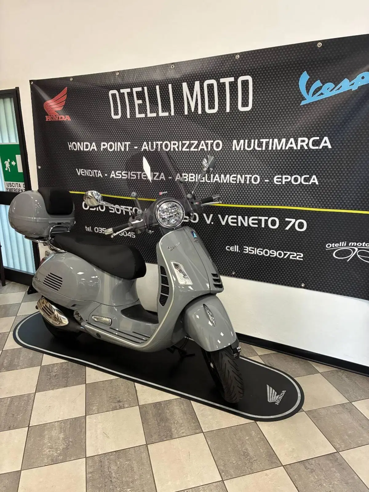 Vespa GTS 300 Hpe Super Tech (2019) (3)