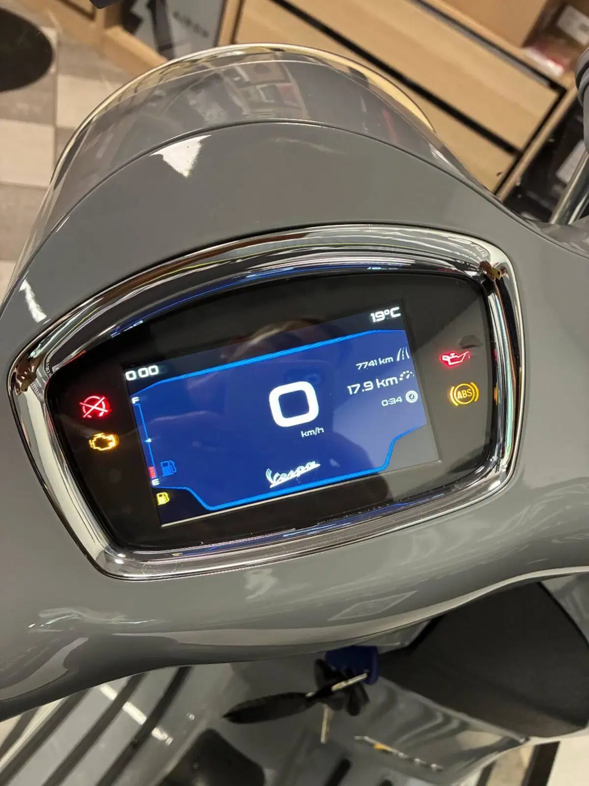 Vespa GTS 300 Hpe Super Tech (2019) (4)