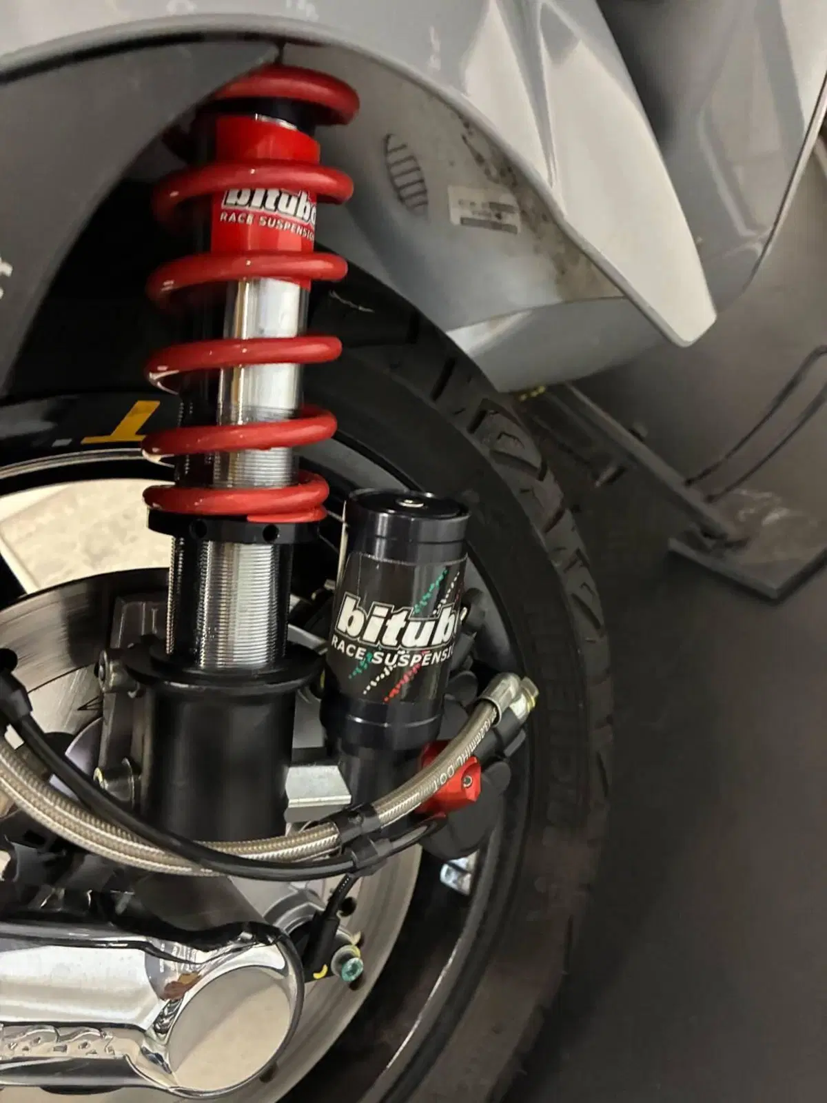 Vespa GTS 300 Hpe Super Tech (2019) (5)
