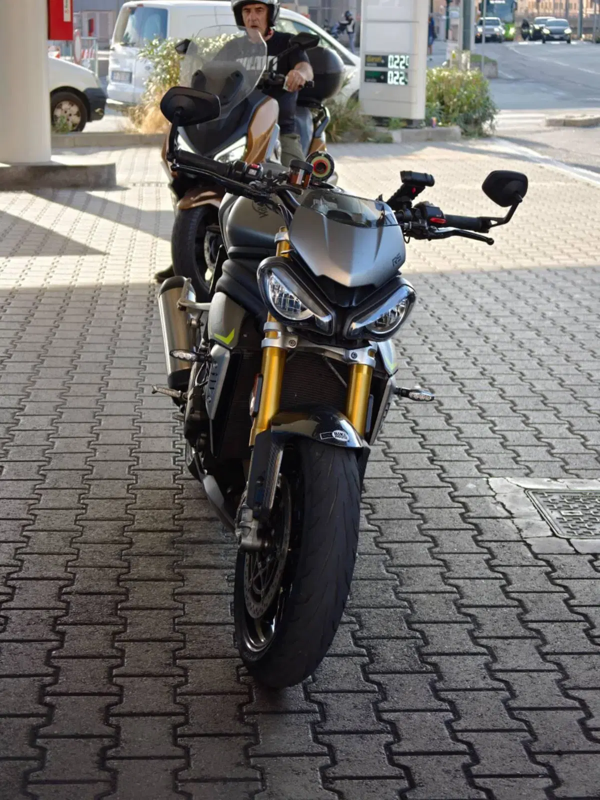 Triumph Speed Triple 1200 RS (2021 - 24) (2)
