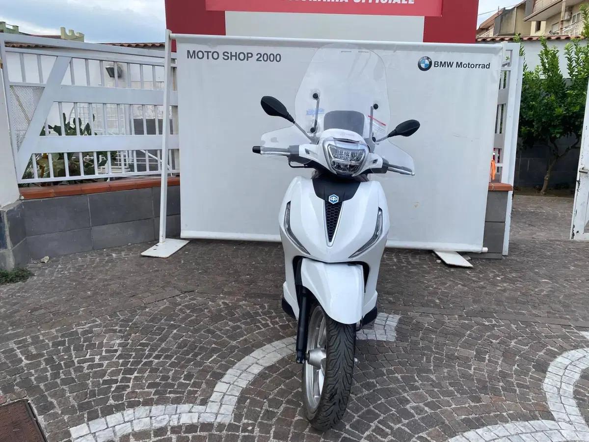 Piaggio Beverly 300 ABS-ASR (2021 - 25) (4)