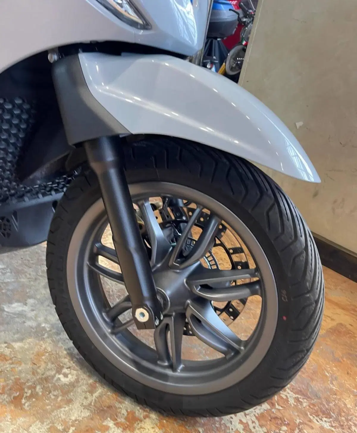 Piaggio Beverly 400 S (2025 - 26) (10)