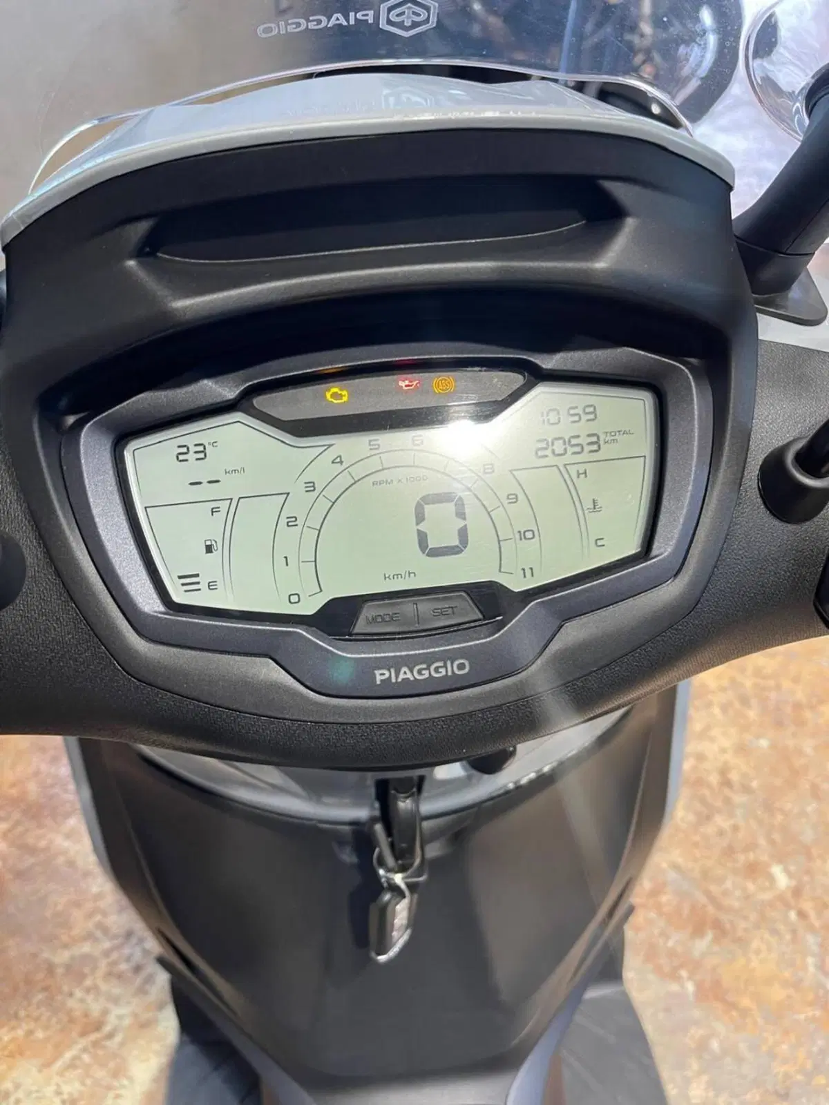Piaggio Beverly 400 S (2025 - 26) (18)