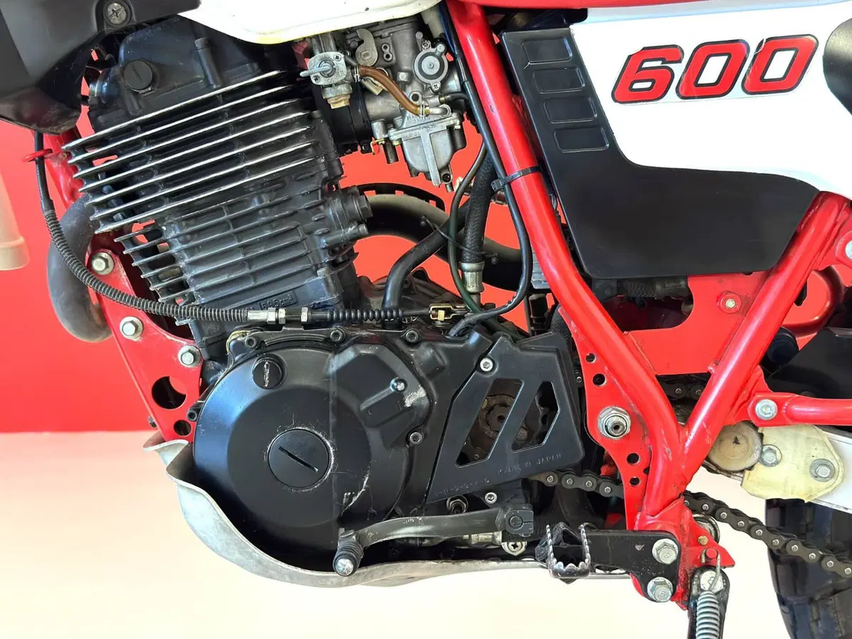 Yamaha XT 600 4V (16)