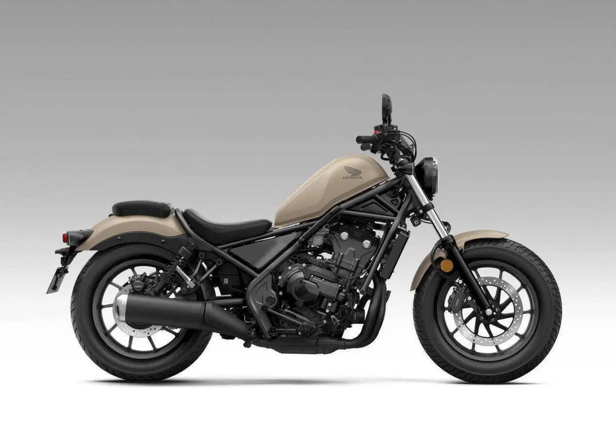 Honda Rebel 2027: la 500 diventa solo E-Clutch, nuove colorazioni per la 1100