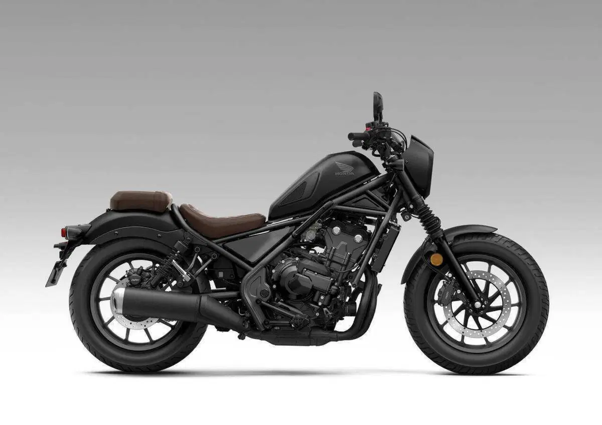 Honda Rebel 2027: la 500 diventa solo E-Clutch, nuove colorazioni per la 1100 (7)