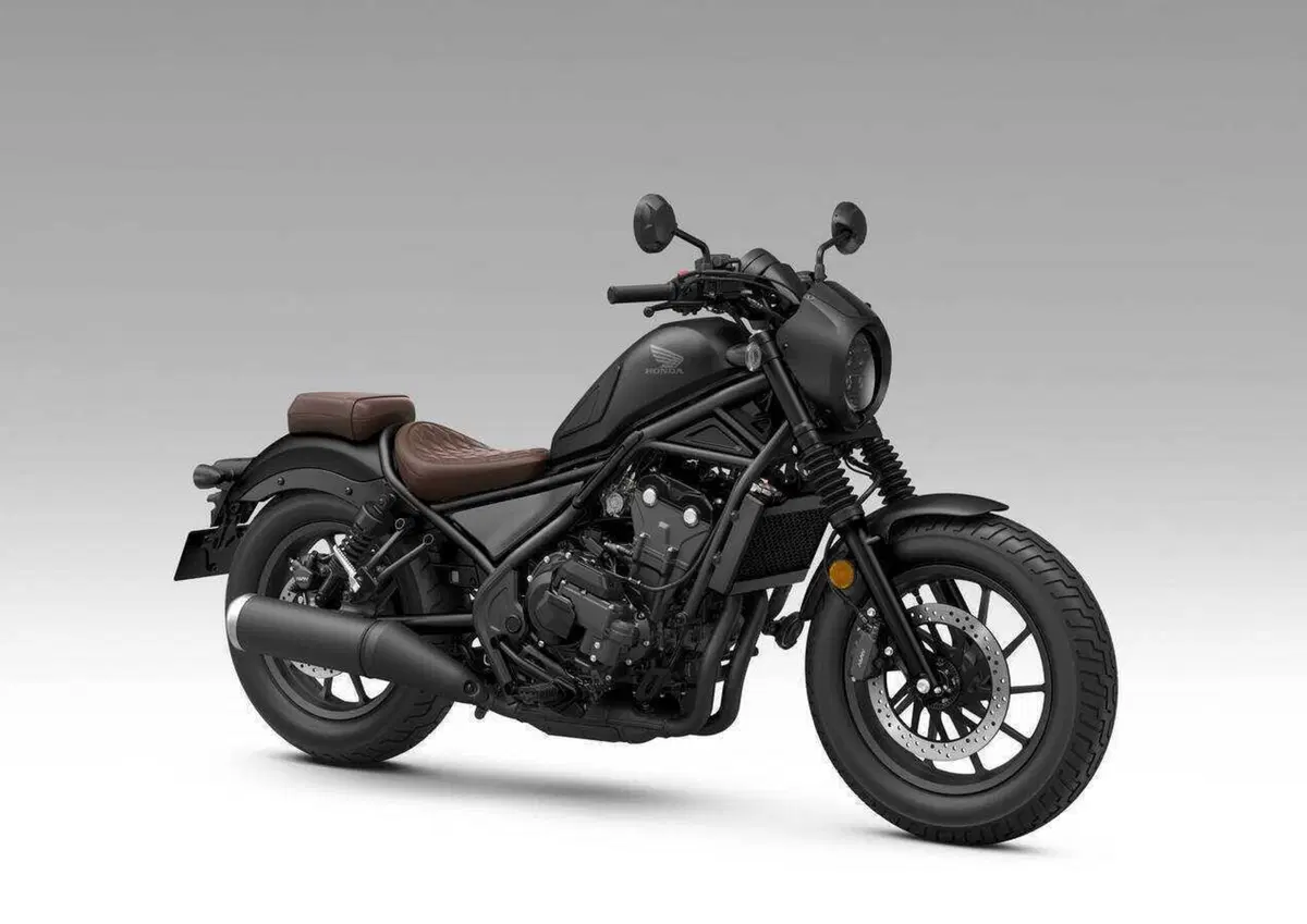 Honda Rebel 2027: la 500 diventa solo E-Clutch, nuove colorazioni per la 1100 (8)