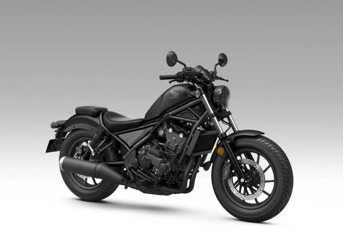 Honda Rebel 2027: la 500 diventa solo E-Clutch, nuove colorazioni per la 1100 (15)