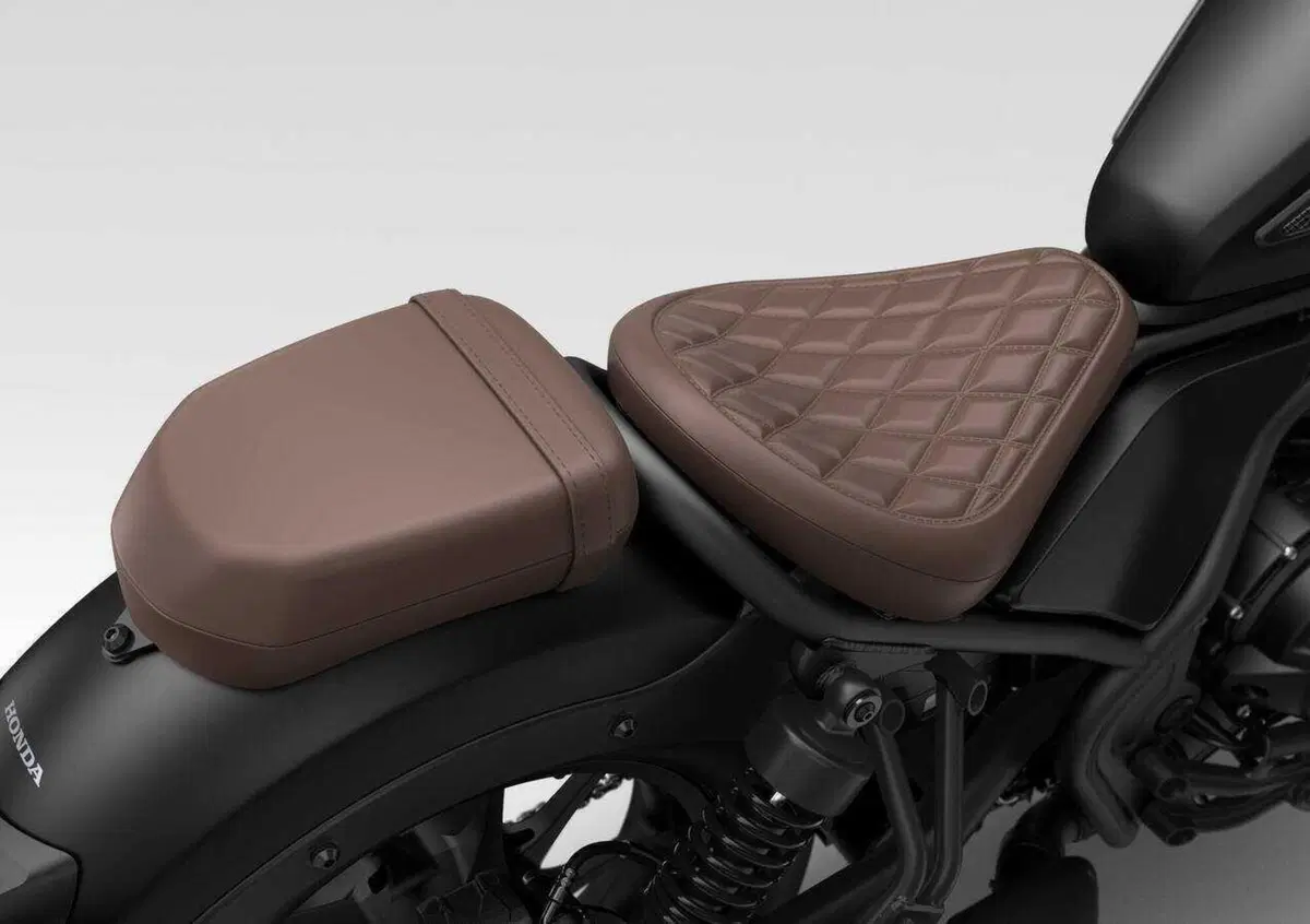 Honda Rebel 2027: la 500 diventa solo E-Clutch, nuove colorazioni per la 1100 (52)