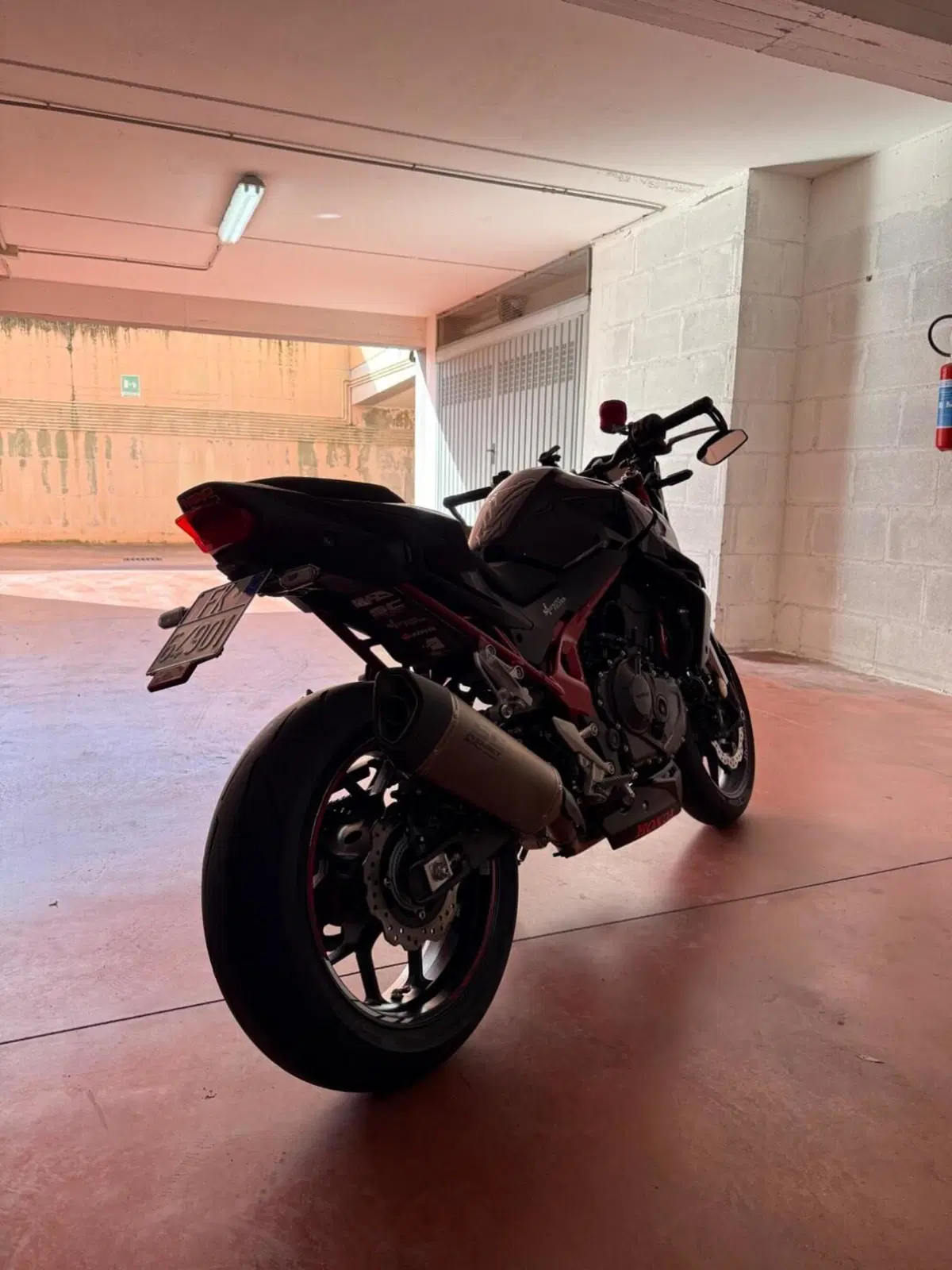 Honda CB 750 Hornet (2023 - 24) (5)