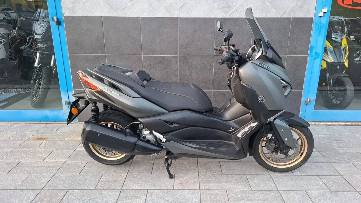 Yamaha X-Max 300 Tech Max (2020) (4)
