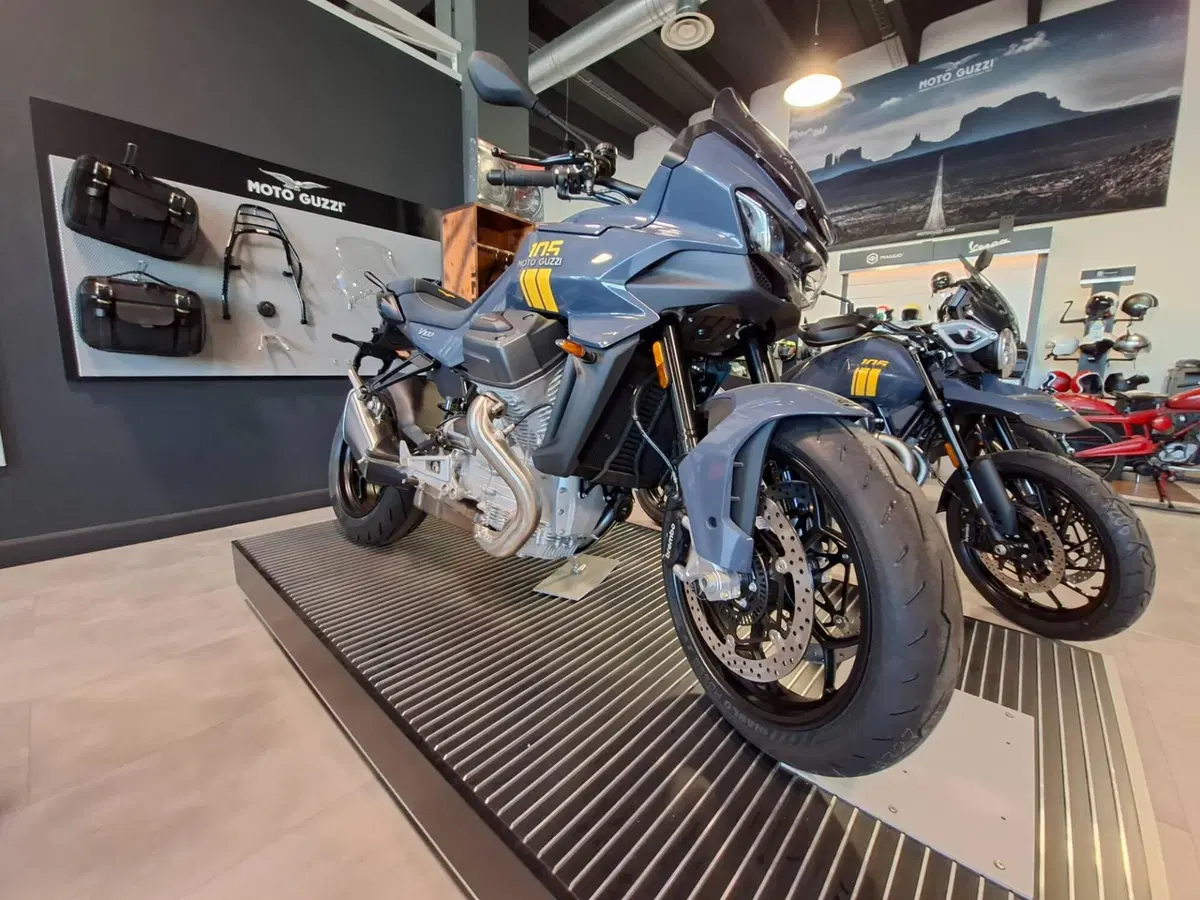 Moto Guzzi V100 Mandello 105th Anniversary (2026) (2)