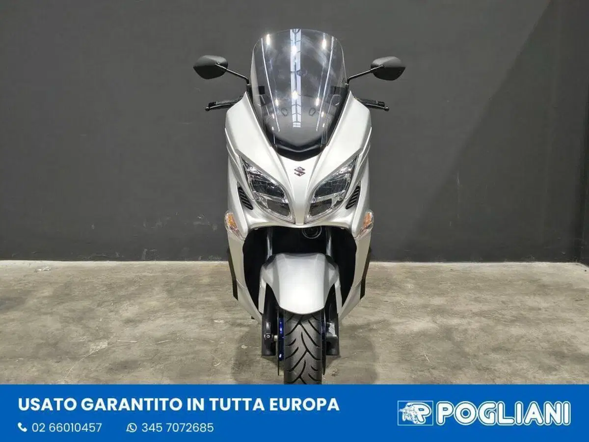 Suzuki Burgman 400 (2025 - 26) (3)