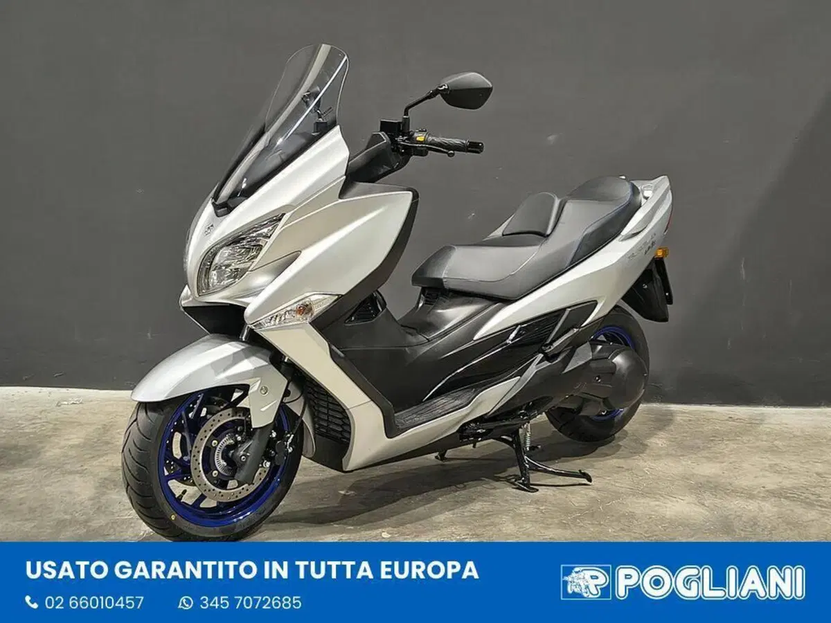 Suzuki Burgman 400 (2025 - 26) (4)