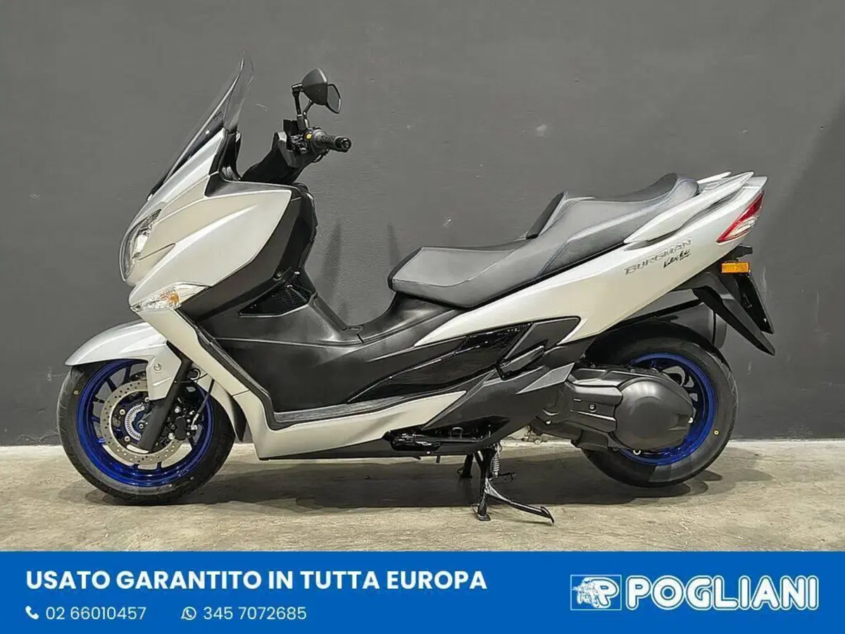 Suzuki Burgman 400 (2025 - 26) (5)