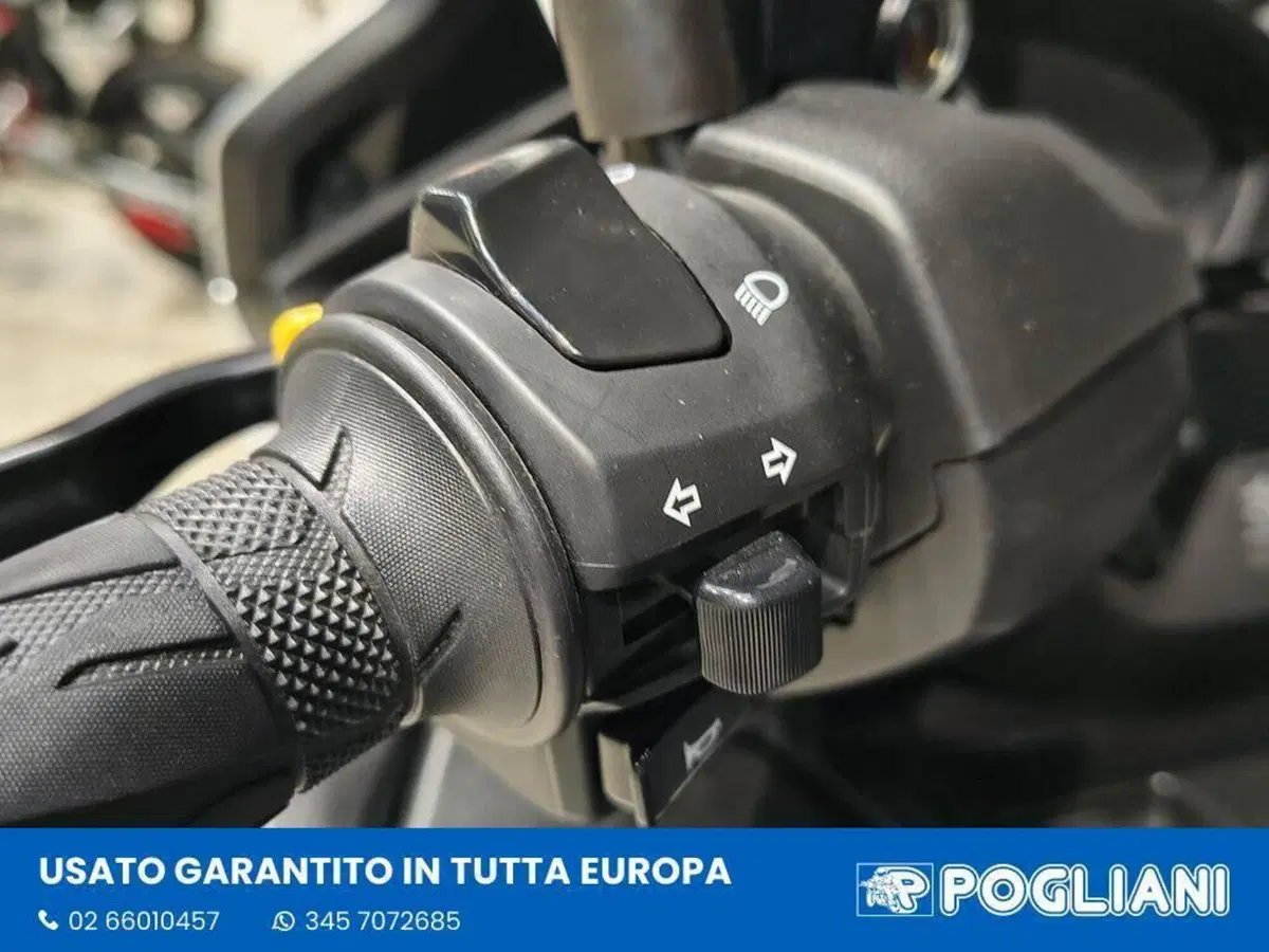 Suzuki Burgman 400 (2025 - 26) (13)