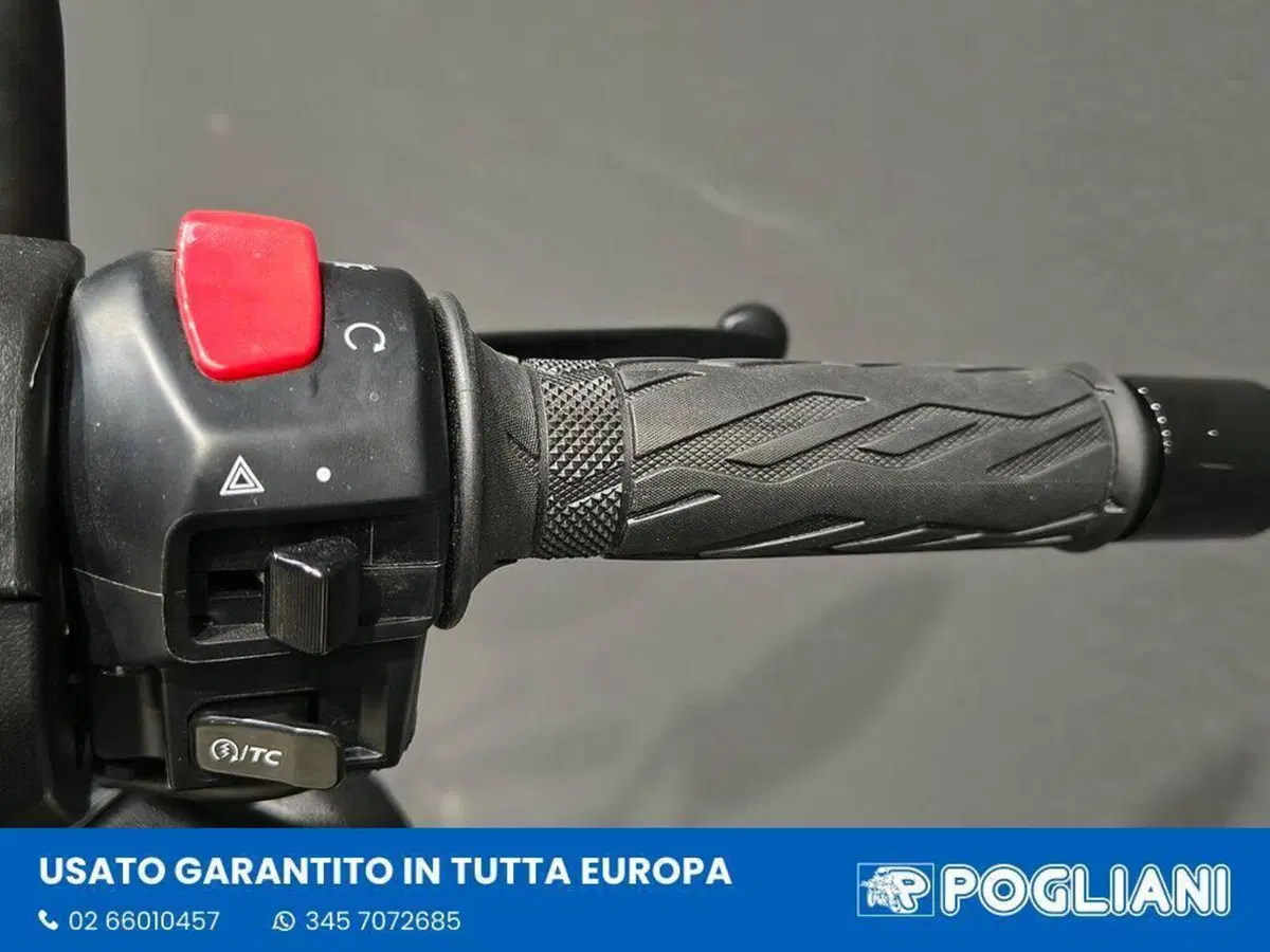 Suzuki Burgman 400 (2025 - 26) (14)