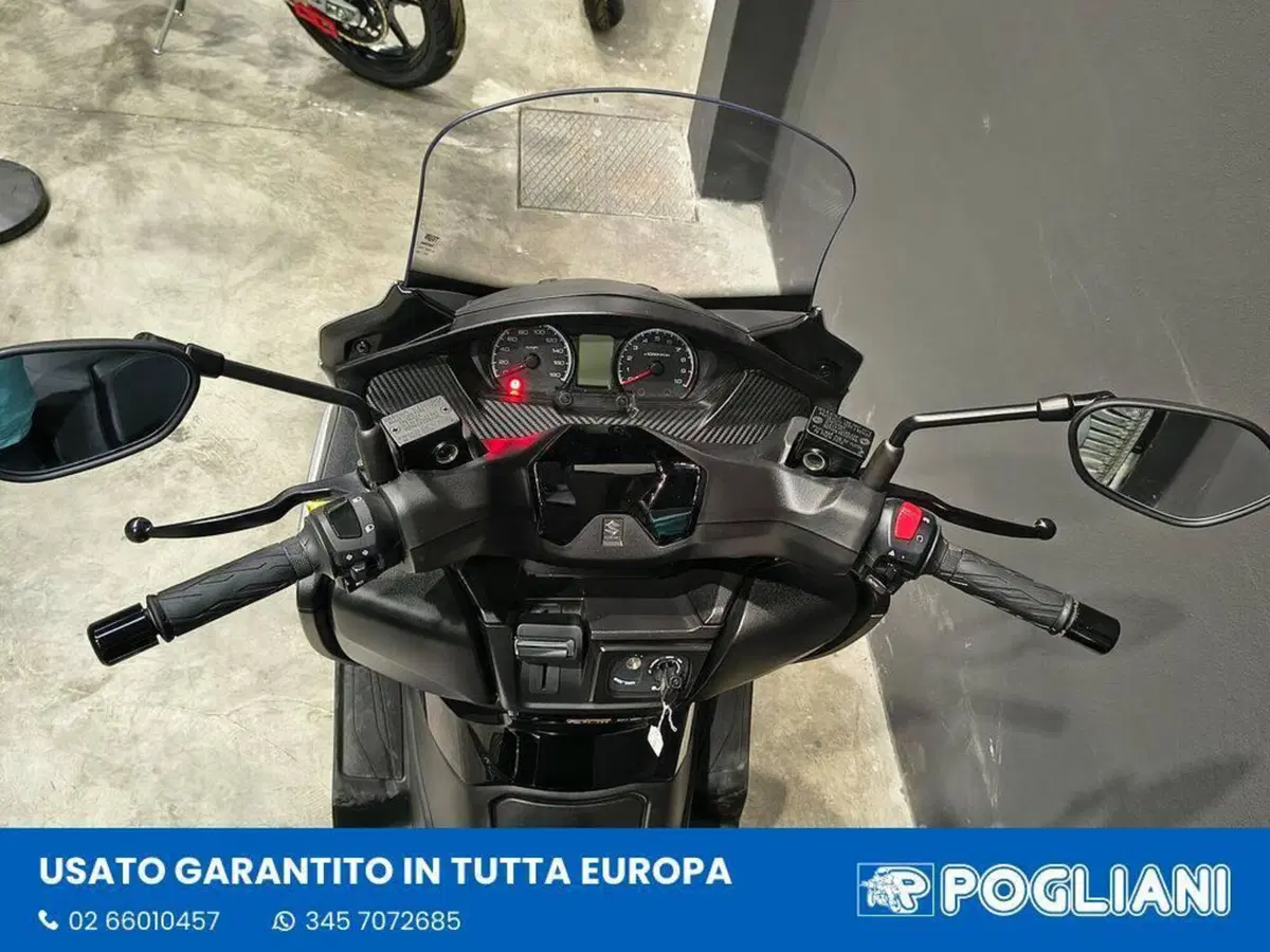 Suzuki Burgman 400 (2025 - 26) (15)