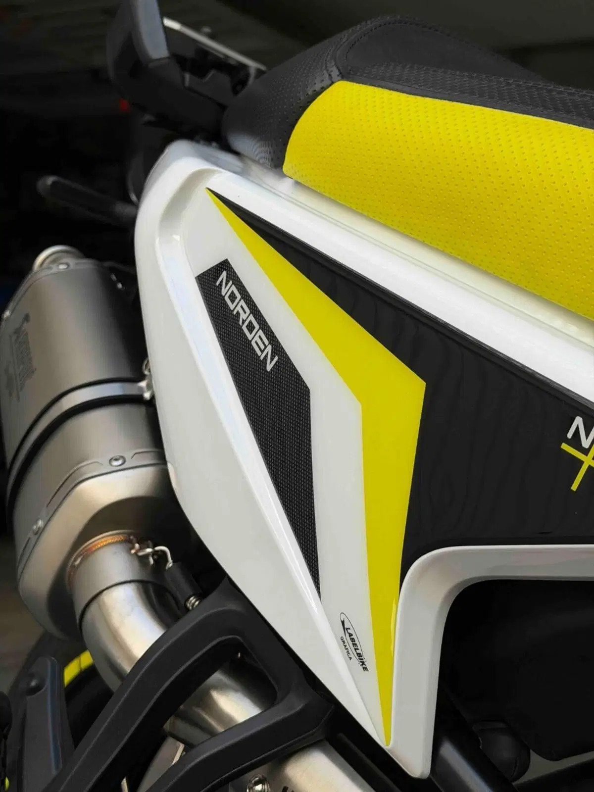 Husqvarna Norden 901 (2022 - 26) (2)