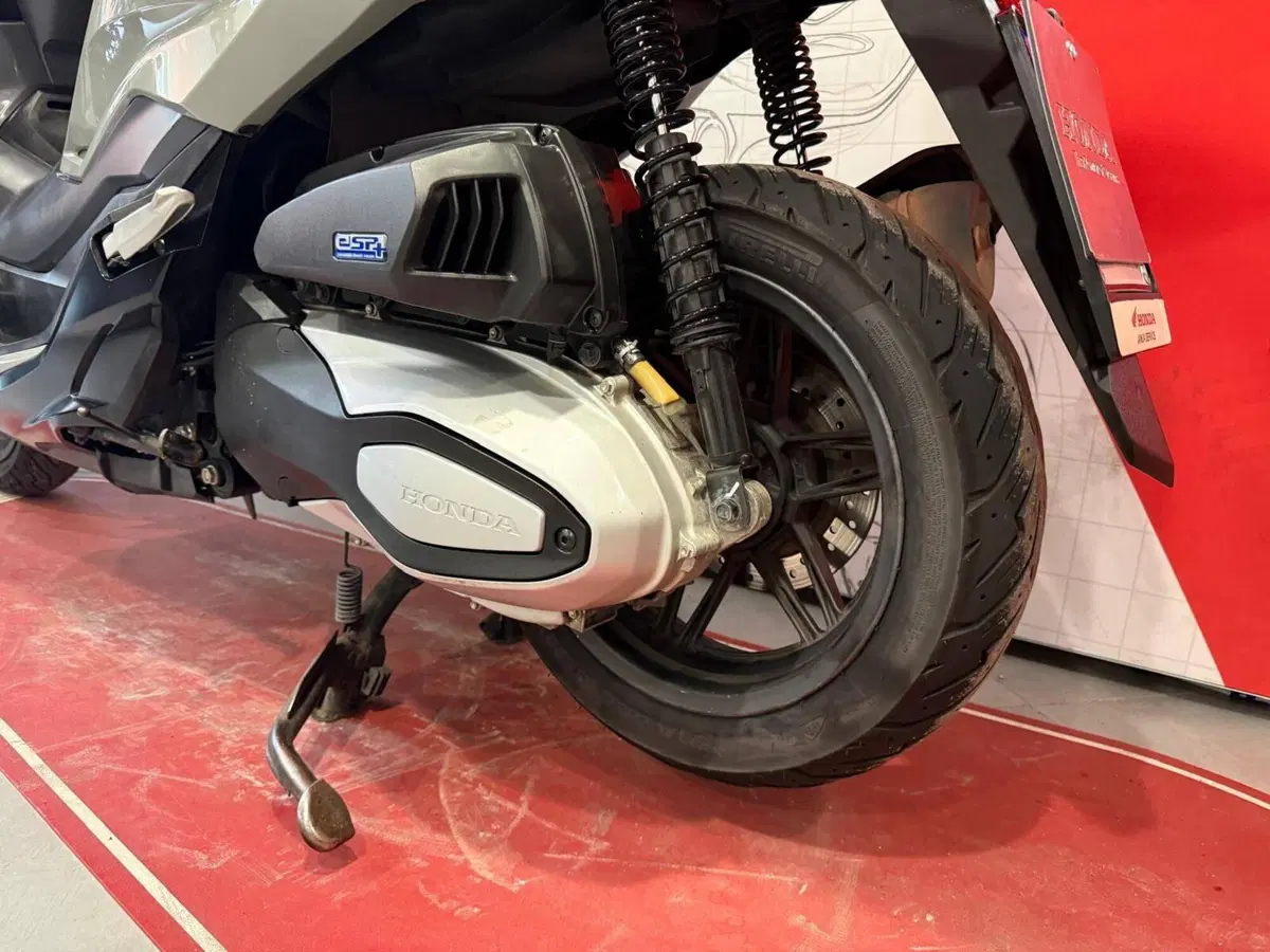 Honda Forza 350 (2022 - 24) (11)