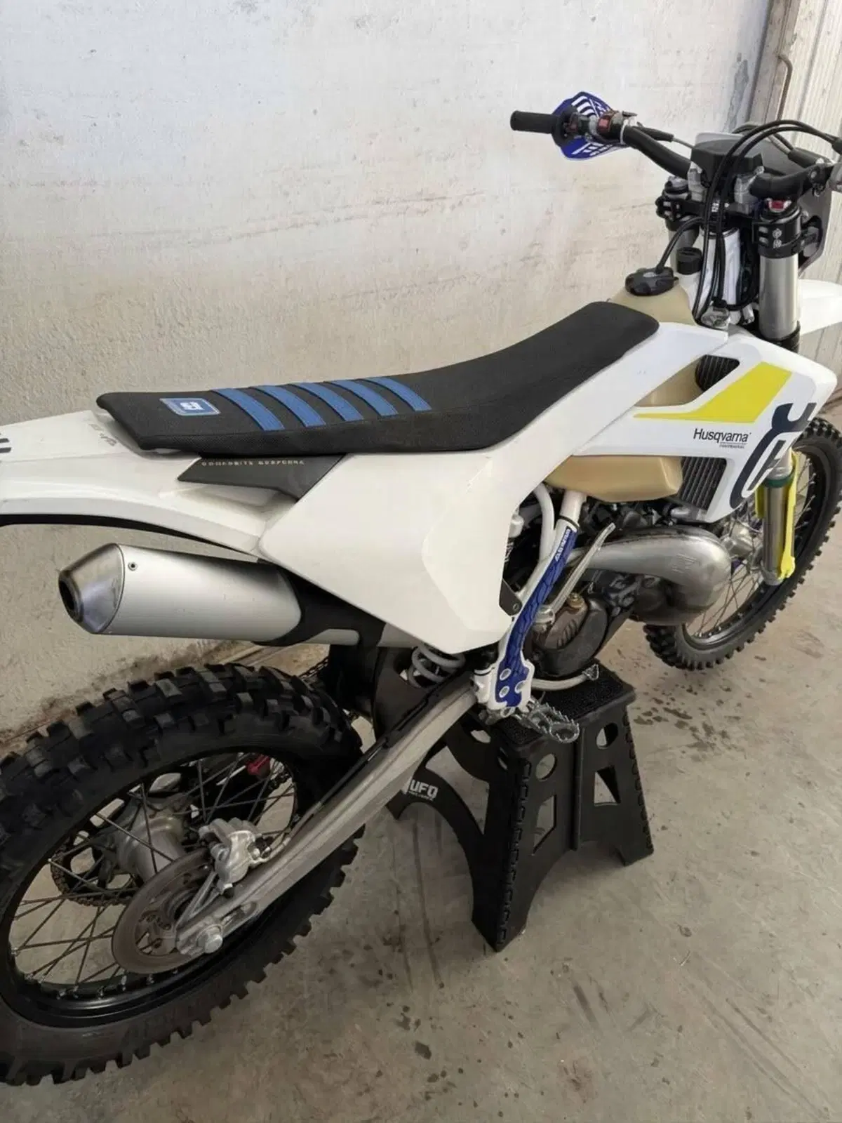 Husqvarna TE 300i (2019) (3)
