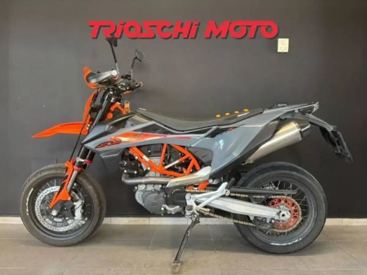 KTM 690 SMC R (2021 - 22) (2)