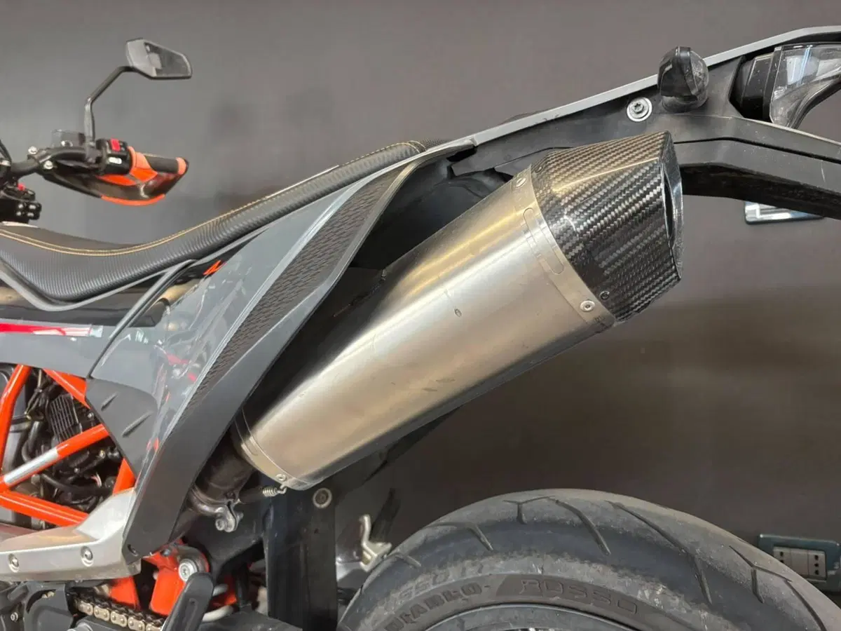 KTM 690 SMC R (2021 - 22) (3)