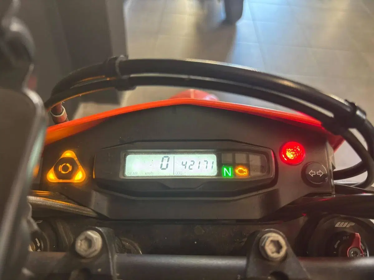 KTM 690 SMC R (2021 - 22) (7)