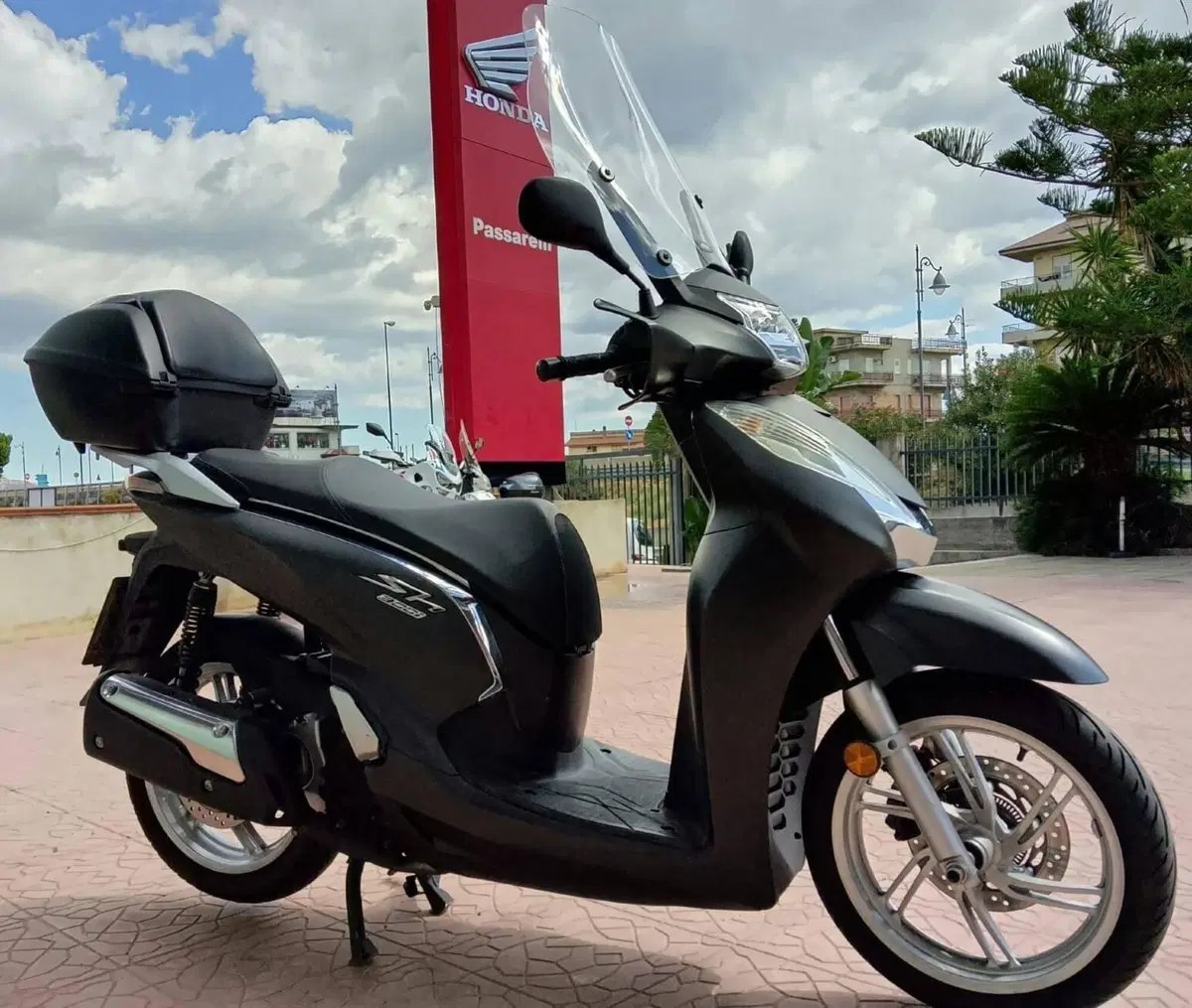 Honda SH 300 i ABS (2016 - 20) (3)