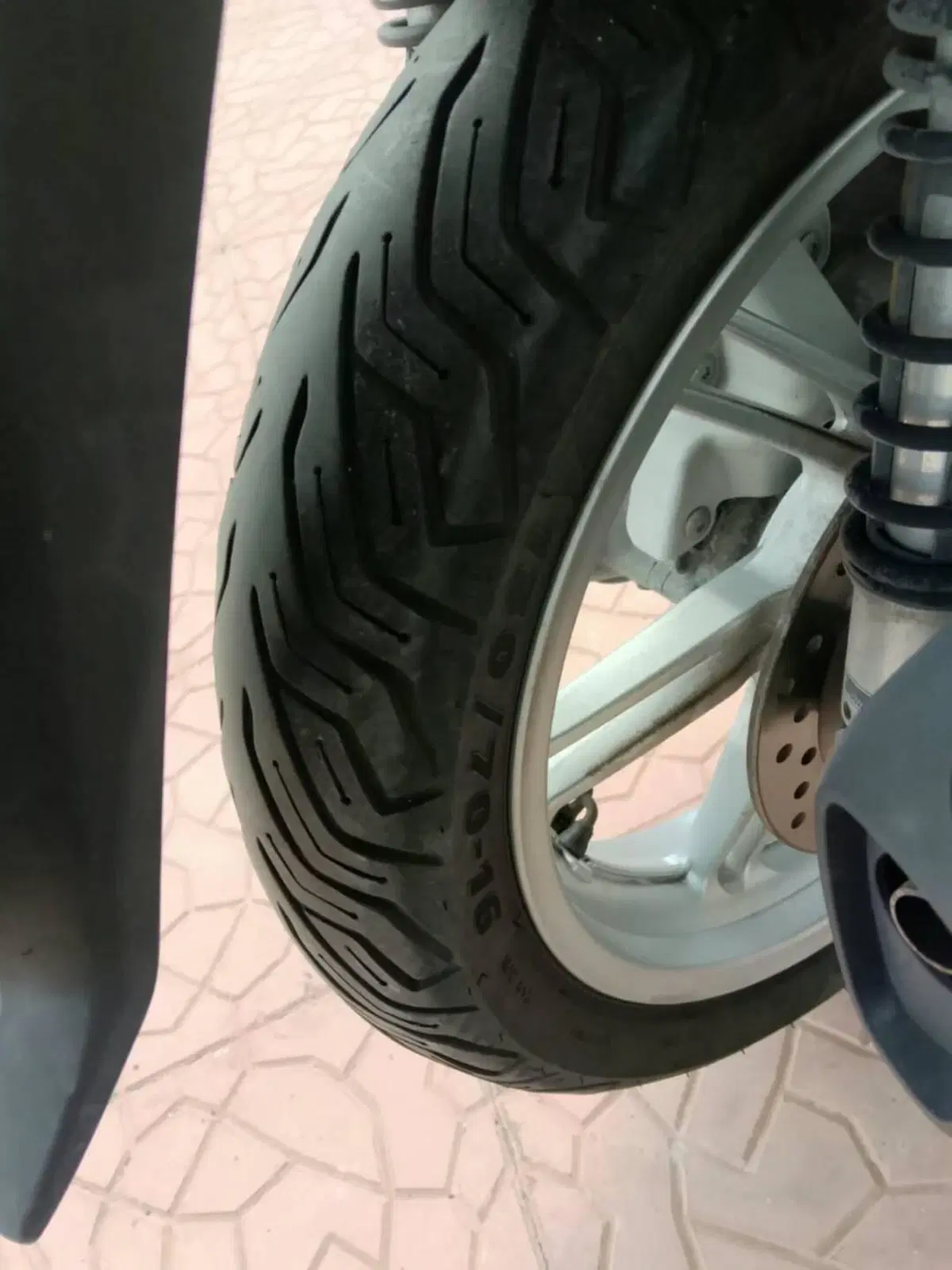 Honda SH 300 i ABS (2016 - 20) (8)