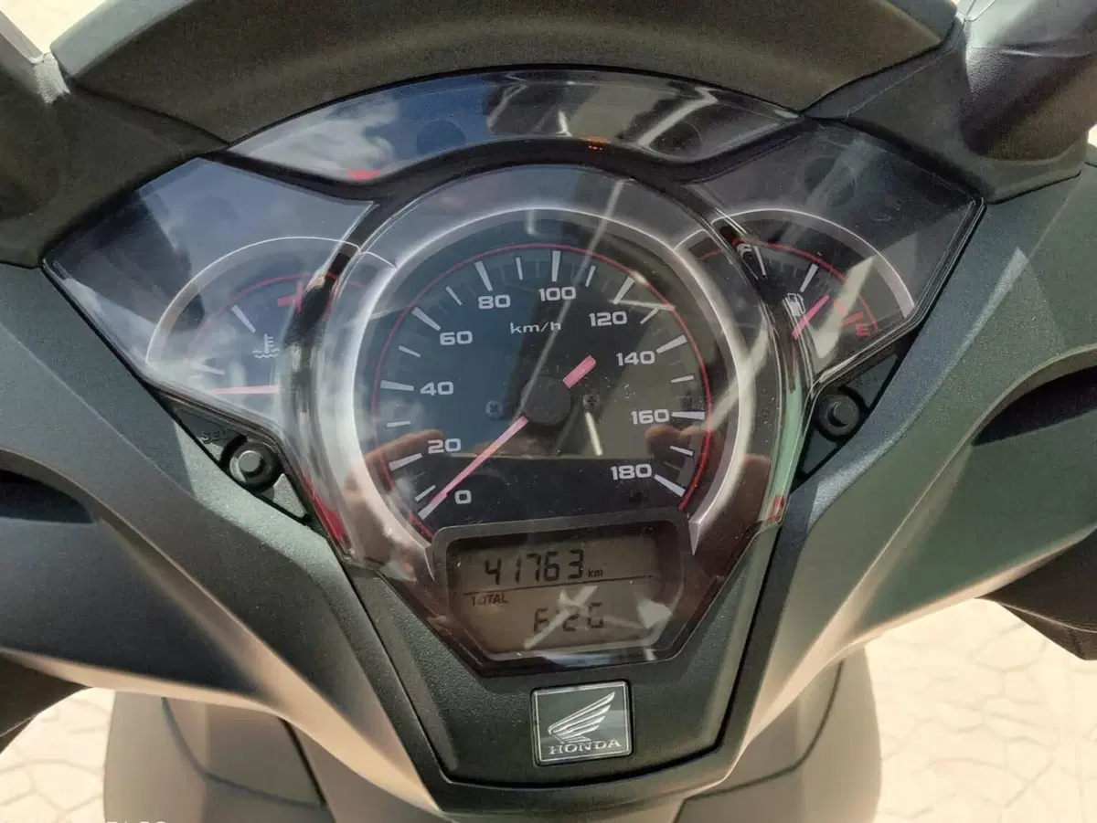 Honda SH 300 i ABS (2016 - 20) (9)