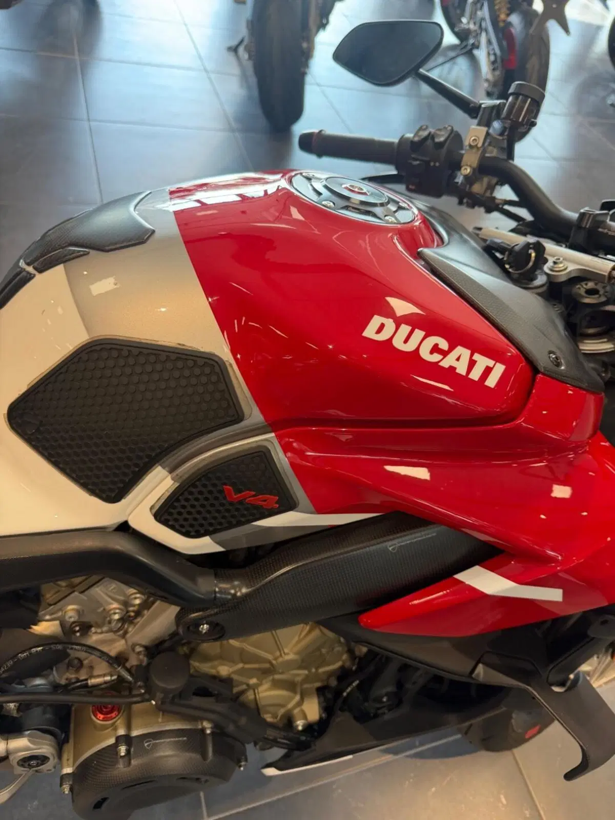Ducati Streetfighter V4 1100 S (2020) (5)