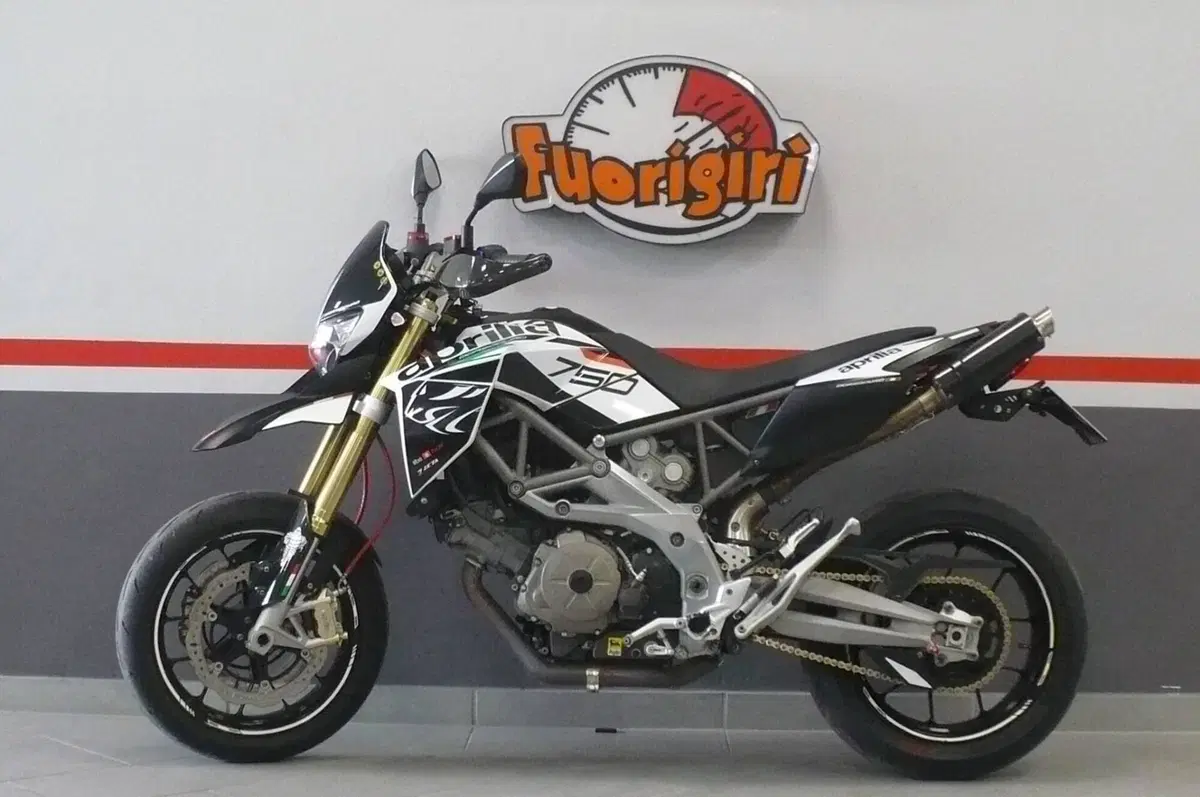 Aprilia Dorsoduro 750 ABS (2009 - 17)