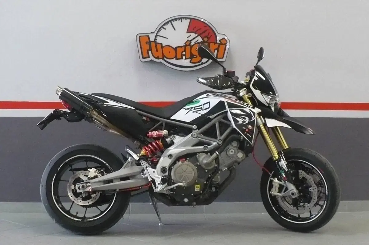 Aprilia Dorsoduro 750 ABS (2009 - 17) (4)