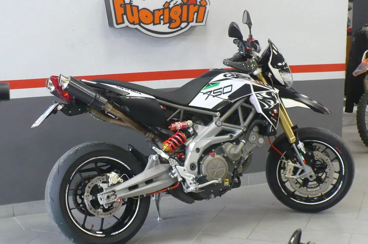 Aprilia Dorsoduro 750 ABS (2009 - 17) (6)