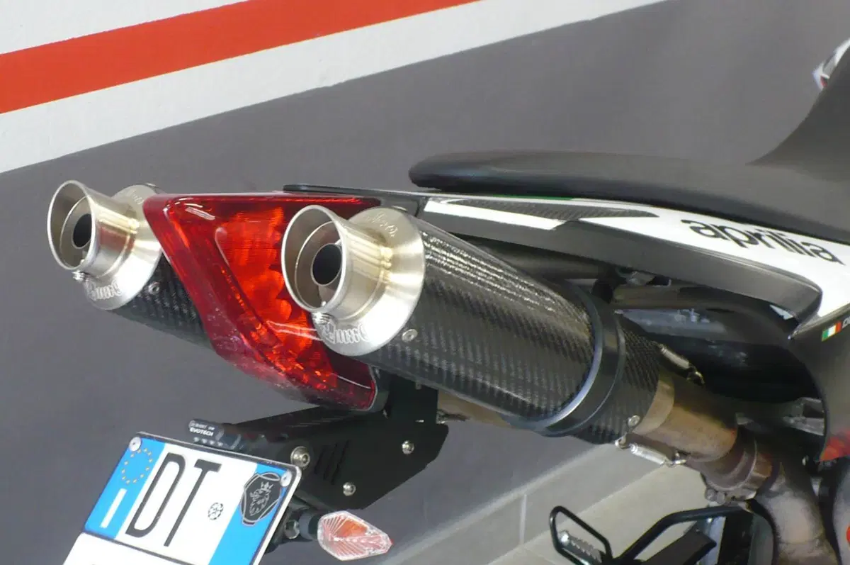 Aprilia Dorsoduro 750 ABS (2009 - 17) (8)