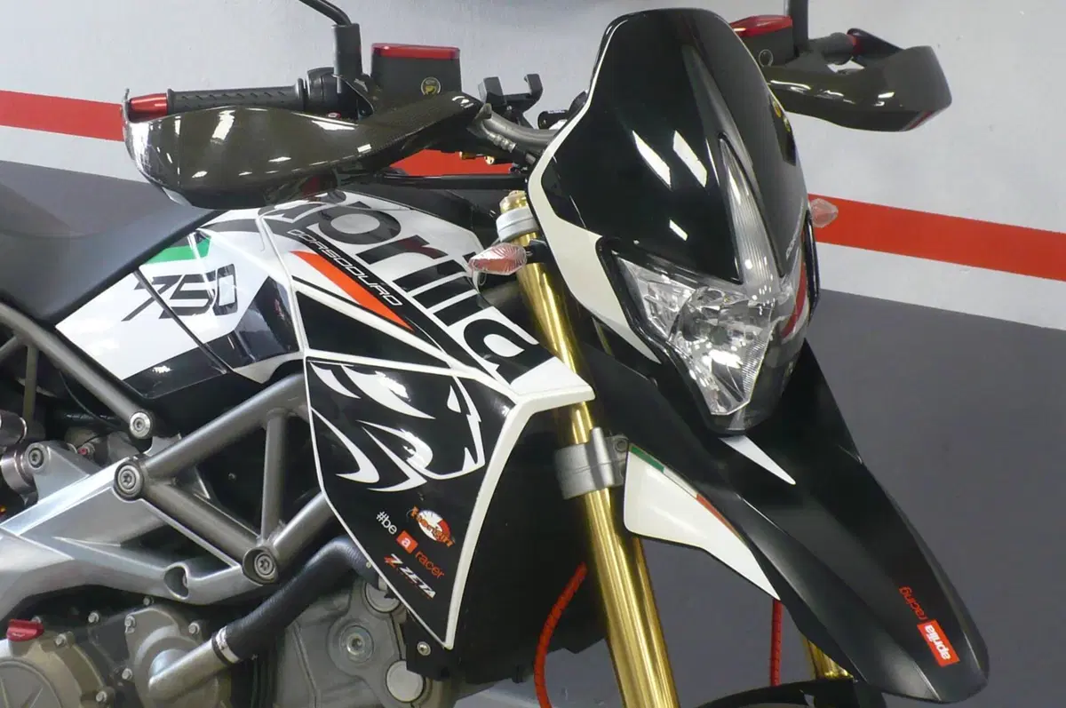 Aprilia Dorsoduro 750 ABS (2009 - 17) (9)