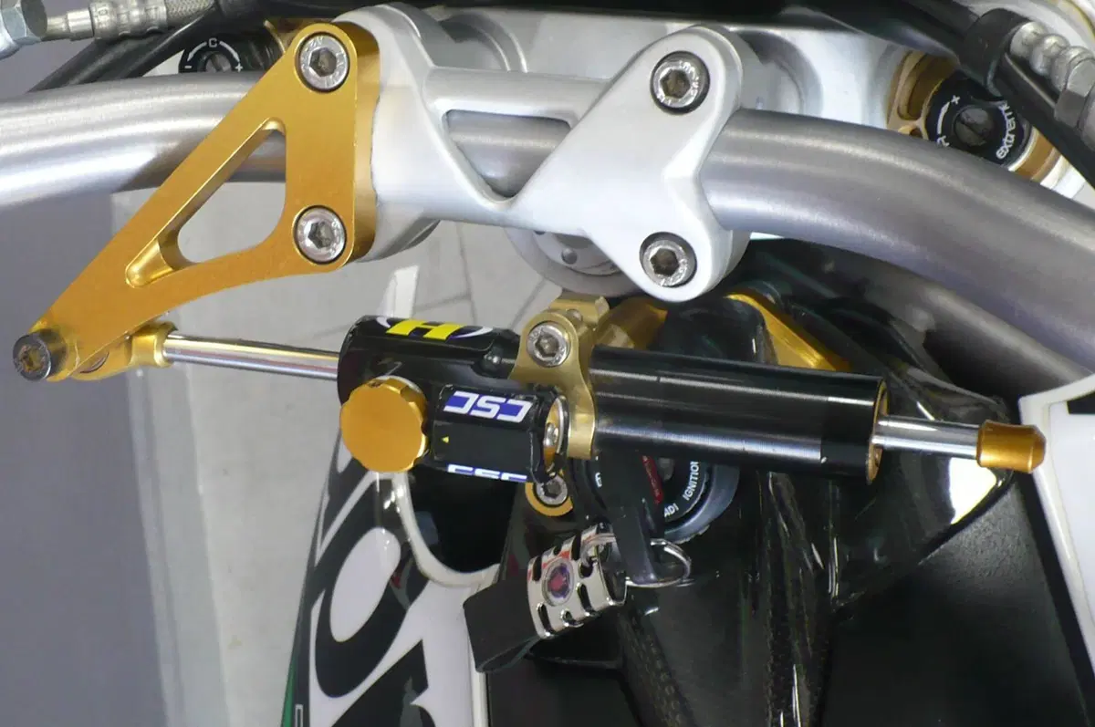 Aprilia Dorsoduro 750 ABS (2009 - 17) (11)