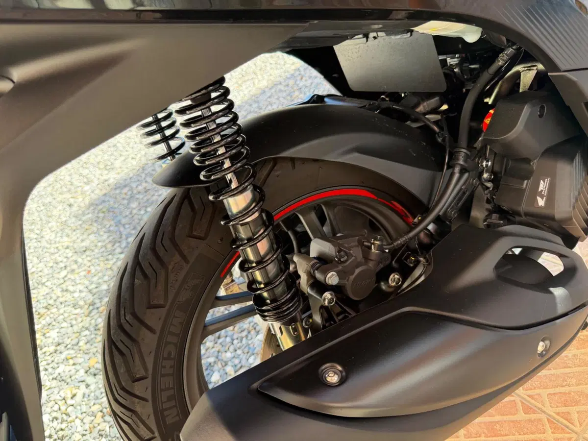 Honda SH 150i Sport (2024 - 25) (12)