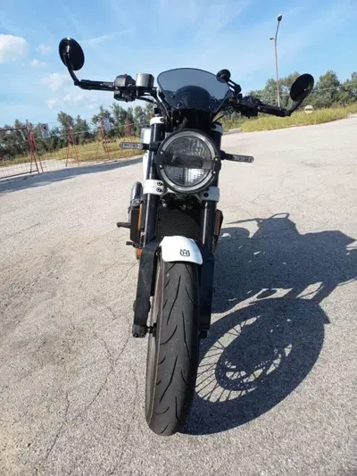 Husqvarna Vitpilen 401 (2021 - 23) usata