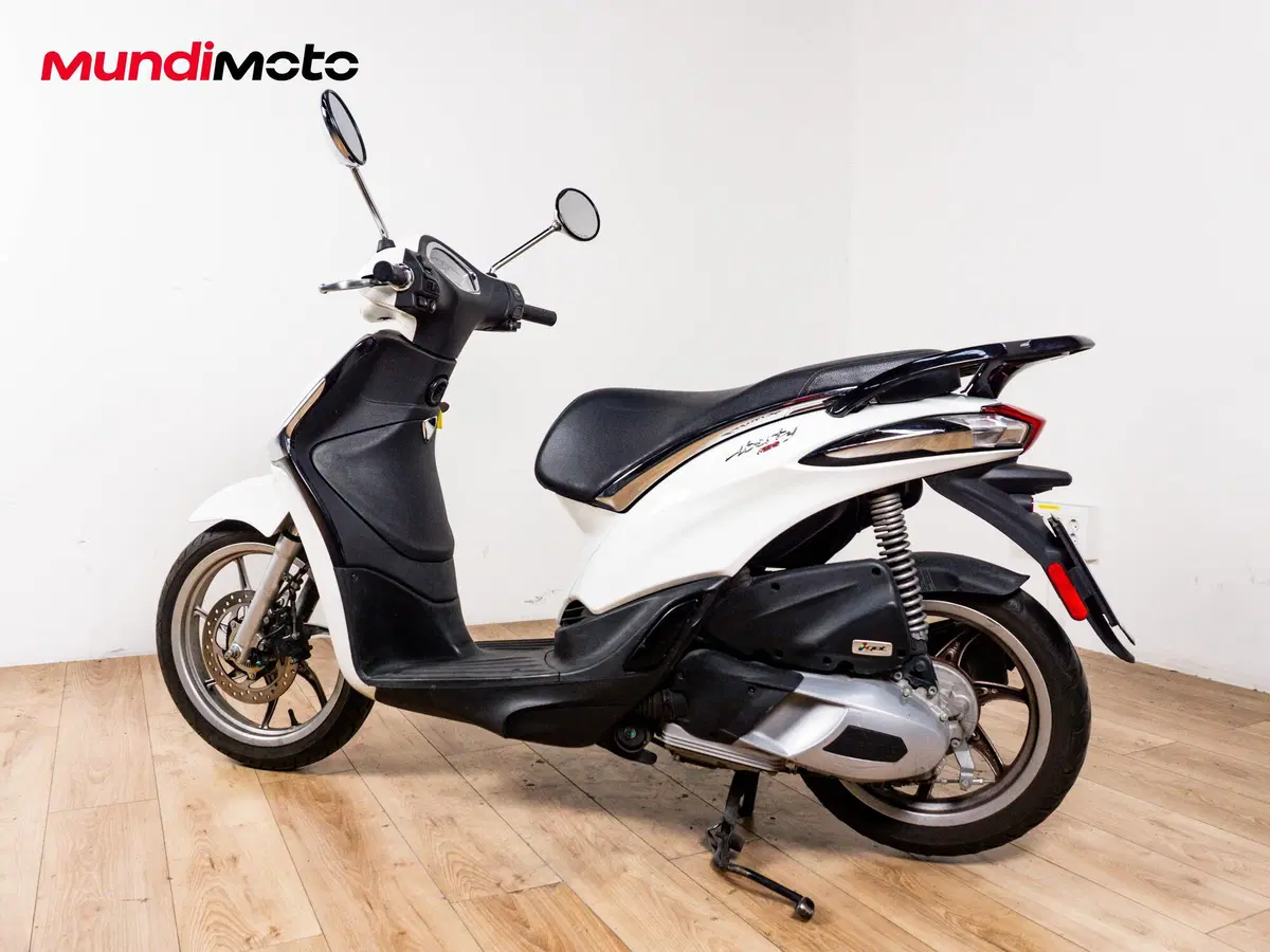 Piaggio Liberty 125 i-get ABS (2016) (7)