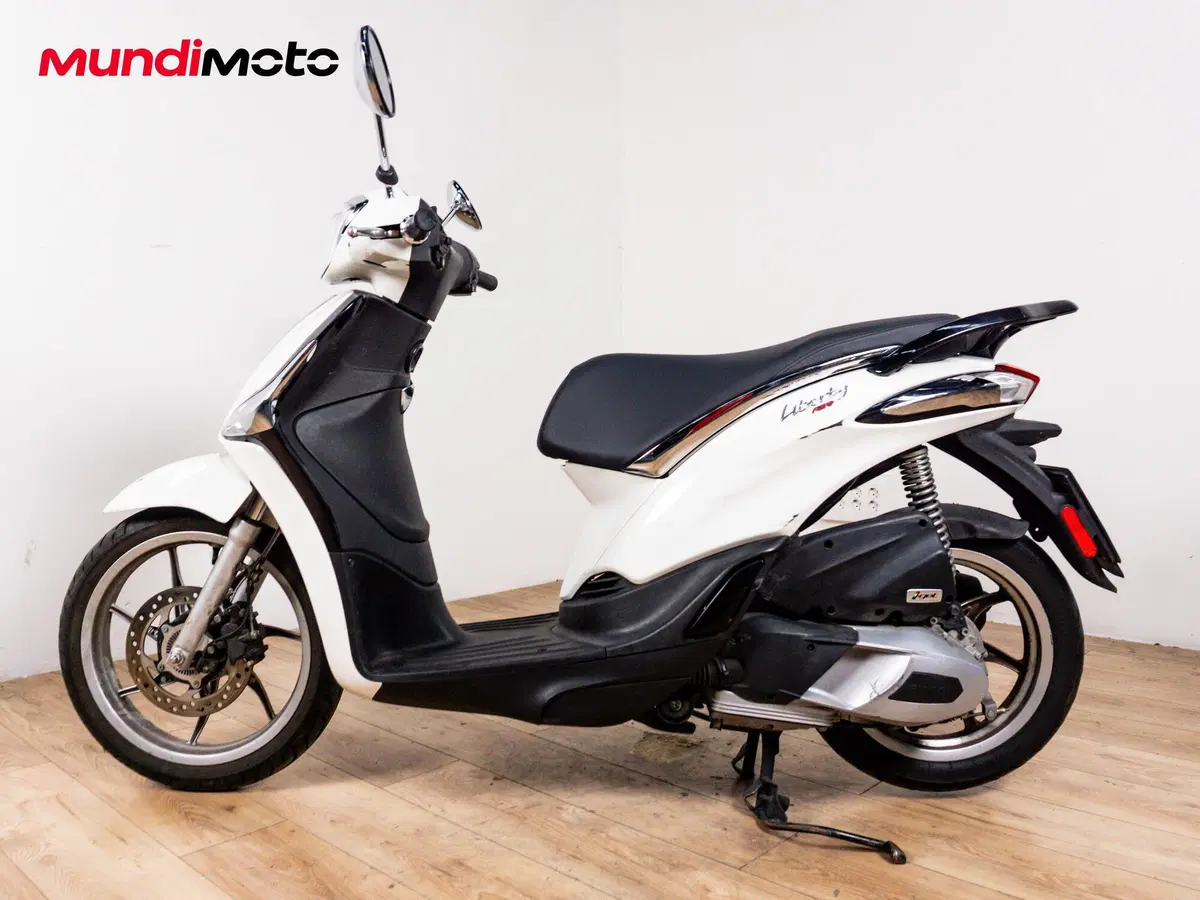 Piaggio Liberty 125 i-get ABS (2016) (6)