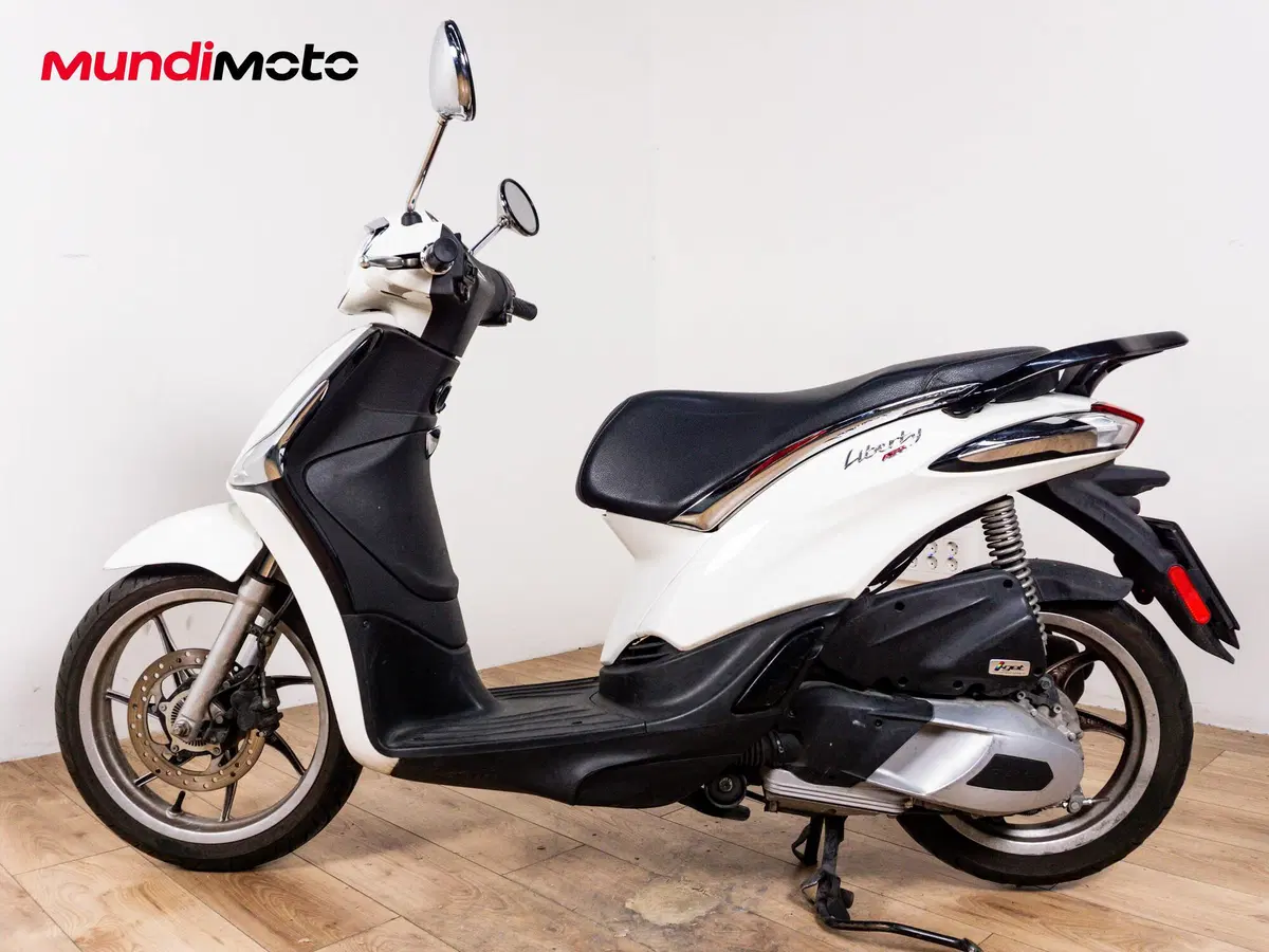 Piaggio Liberty 125 i-get ABS (2016) (6)