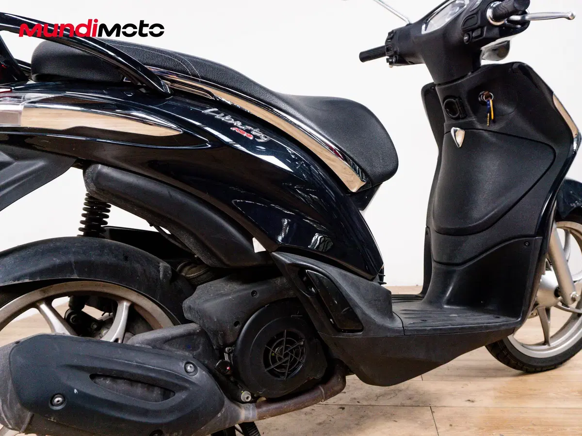 Piaggio Liberty 125 i-get ABS (2016) (4)
