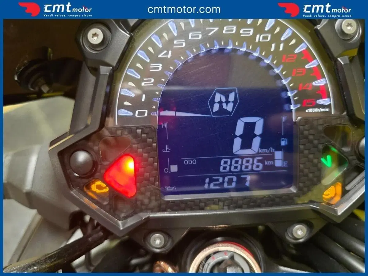 Kawasaki Z 400 (2023) (5)