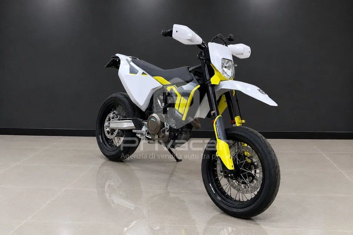 Husqvarna 701 Supermoto (2021) (4)
