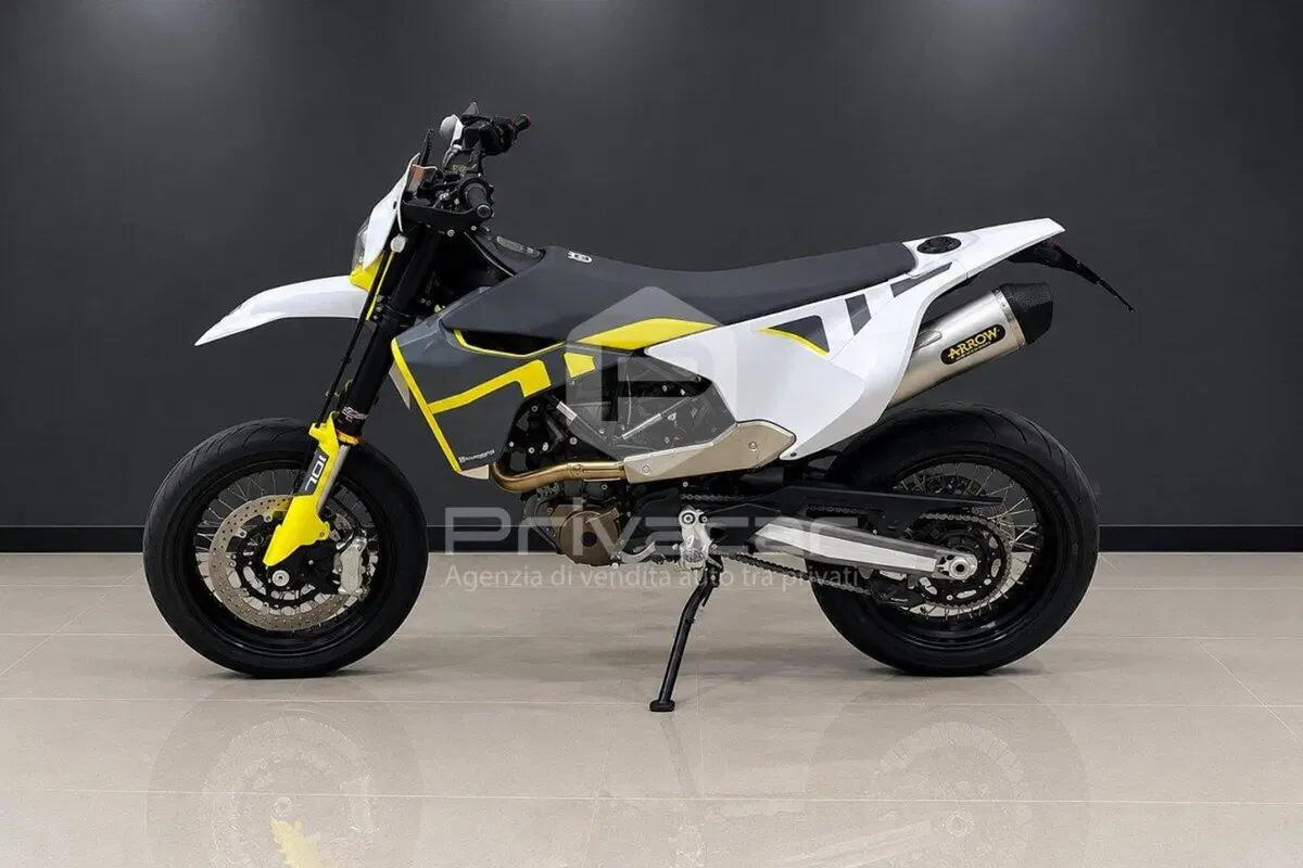 Husqvarna 701 Supermoto (2021) (2)