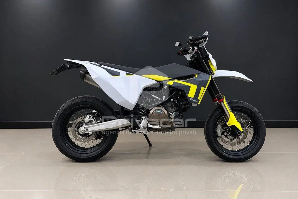 Husqvarna 701 Supermoto (2021) (5)